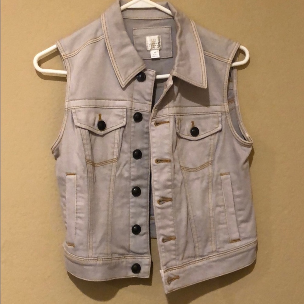 Lauren Conrad stylish vest LAST PRICE DROP :)
